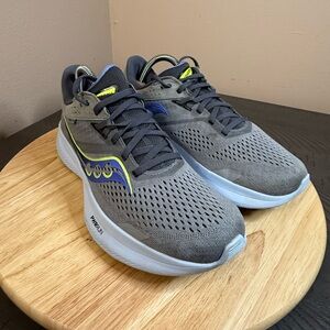 Saucony women’s ride 16 running shoes